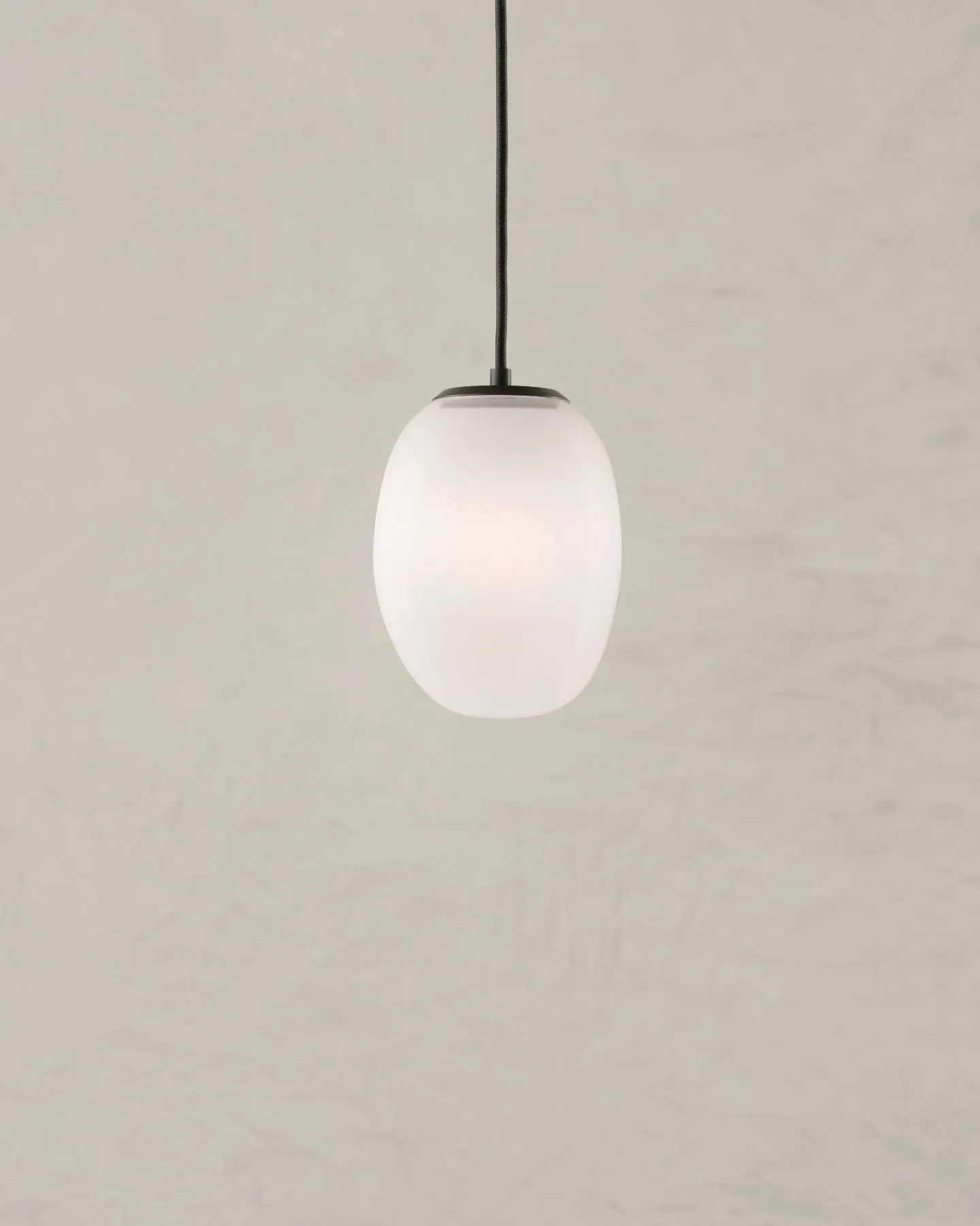 Lacuna Oval Pendant - Small