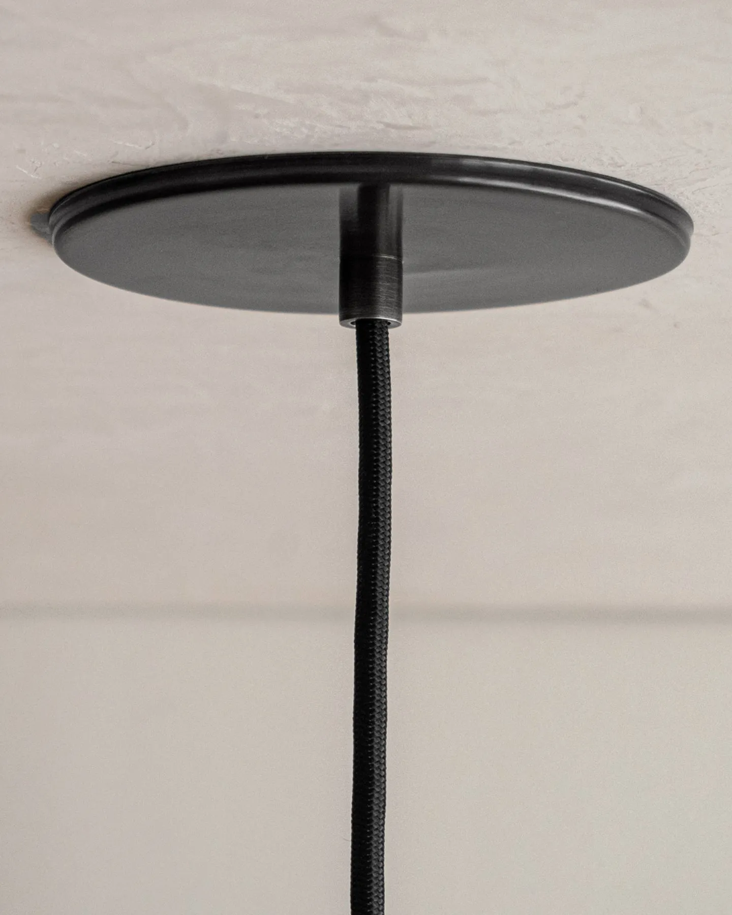 Lacuna Oval Pendant - Small