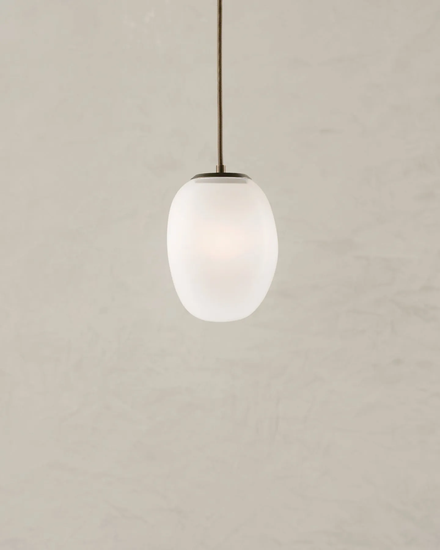 Lacuna Oval Pendant - Small