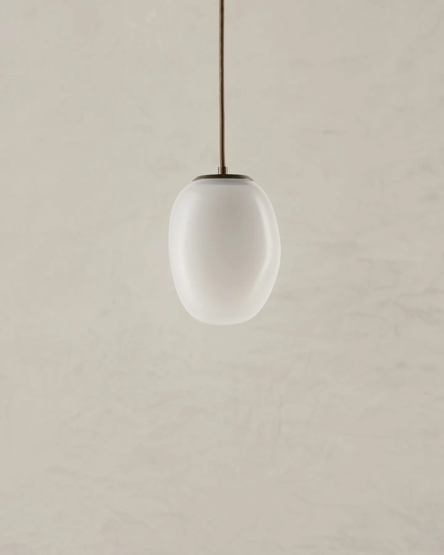 Lacuna Oval Pendant - Small